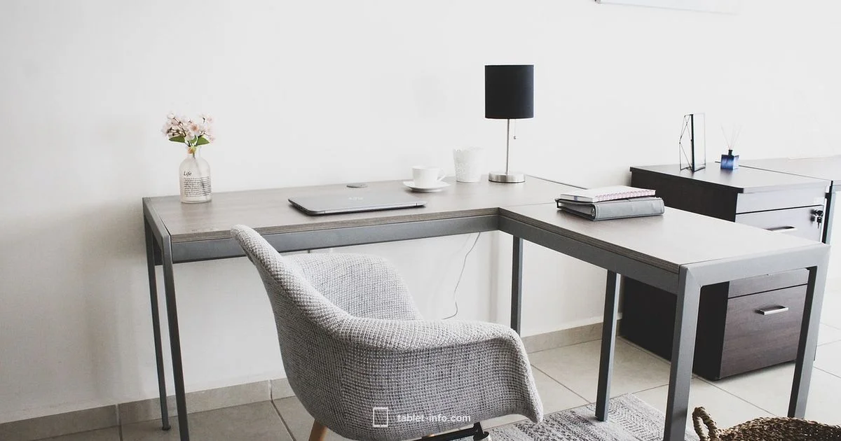 iPad vs Laptop iPad vs Laptop - Tablet Info